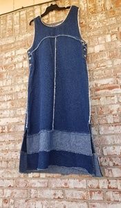 Beautiful vintage me and you dress with one pocket